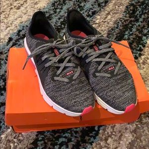 Girls Nike Airmax shoes